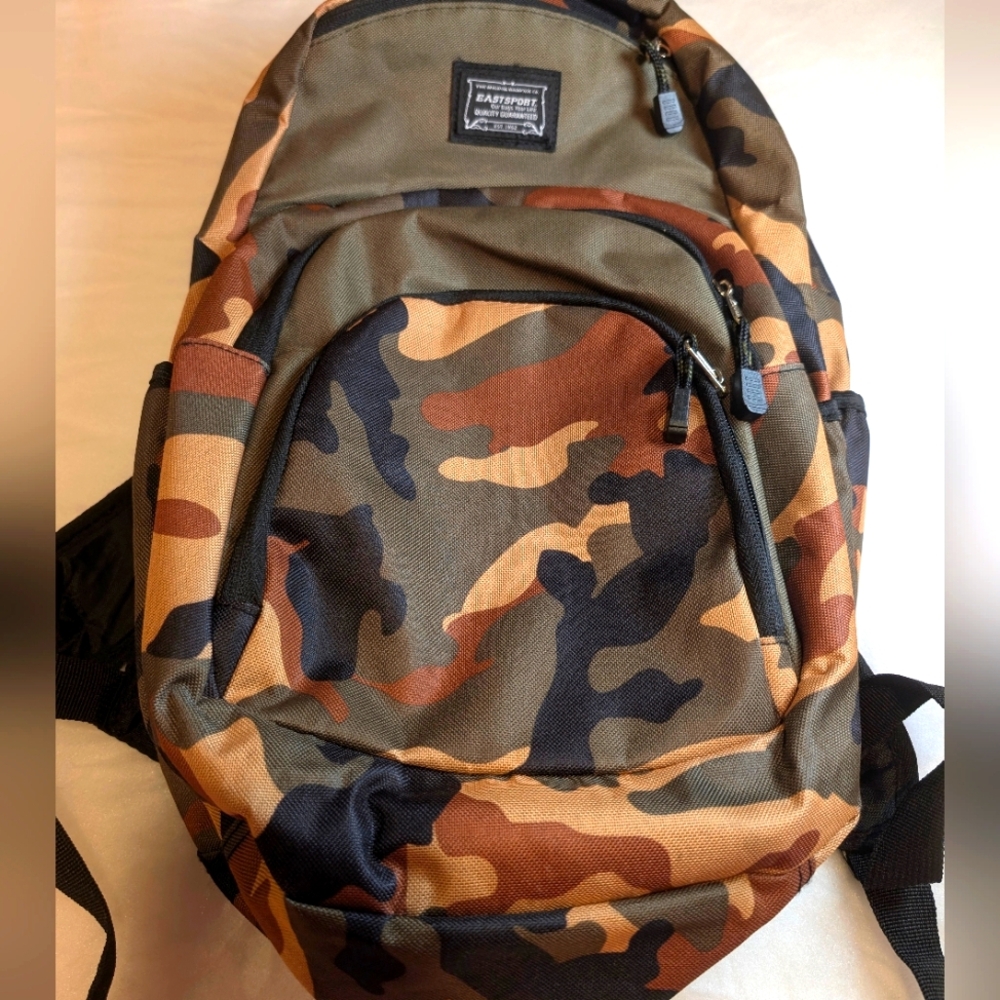 Eastsport Camo Sport Backpack Laptop Sleeve School Hiking, NWOT - Picture 2 of 6